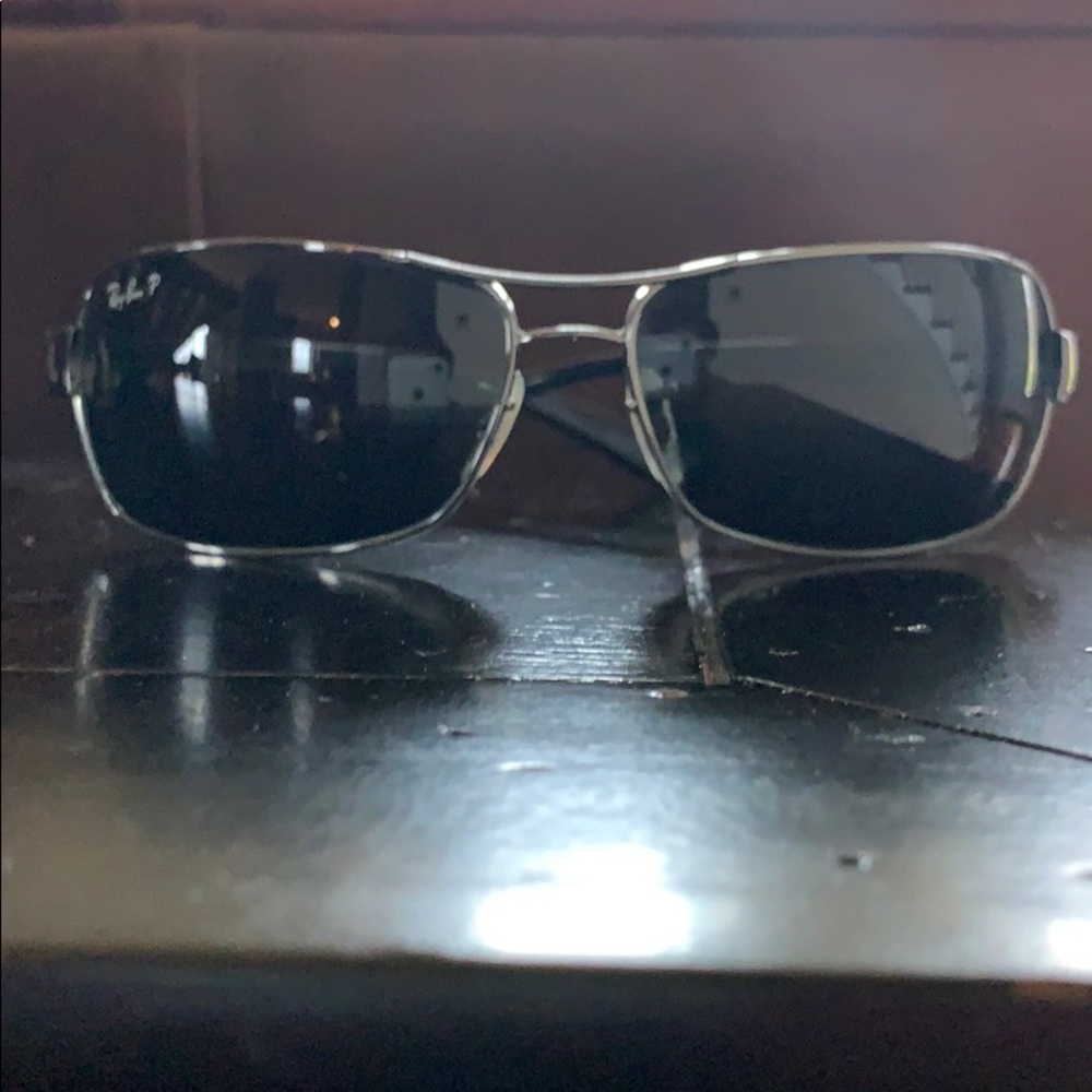 Men’s Polarized Ray-Ban sunglasses
